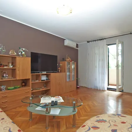 Stanko 2028 Apartment Fazana